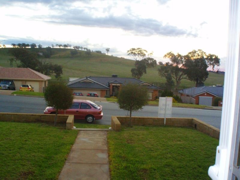 11 HUDSON DRIVE, Lloyd NSW 2650