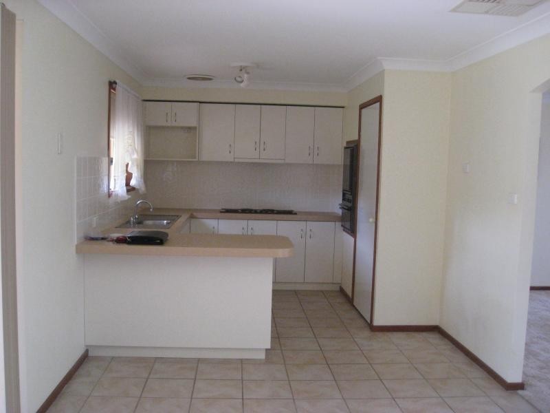 97 DALMAN PARKWAY, Glenfield Park NSW 2650