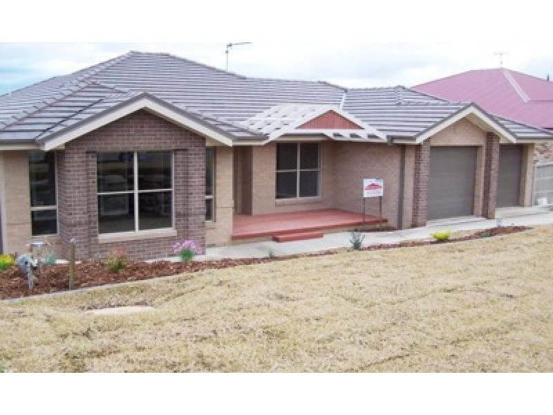 44 Kansas Drive, Tolland NSW 2650