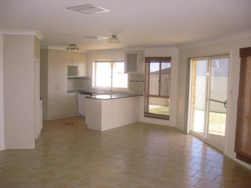 5 Waverly Place, Wagga Wagga NSW 2650