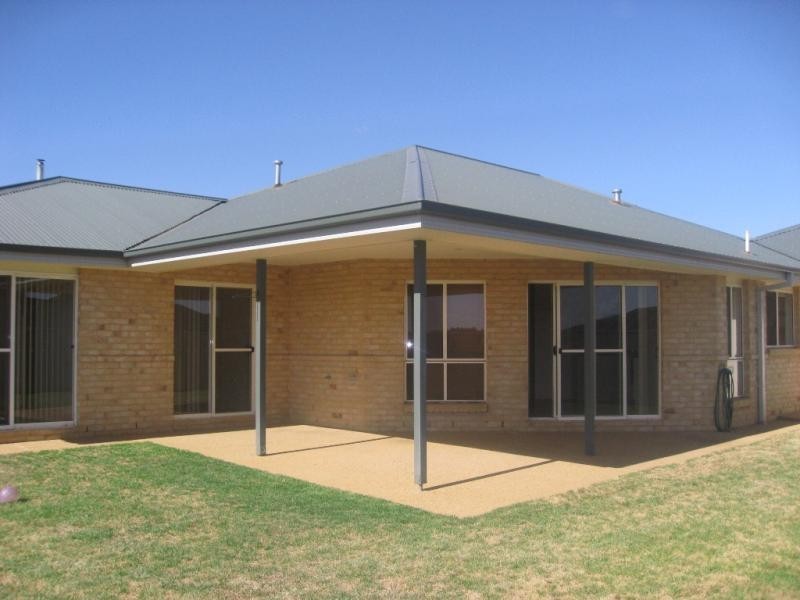 5 Waverly Place, Wagga Wagga NSW 2650