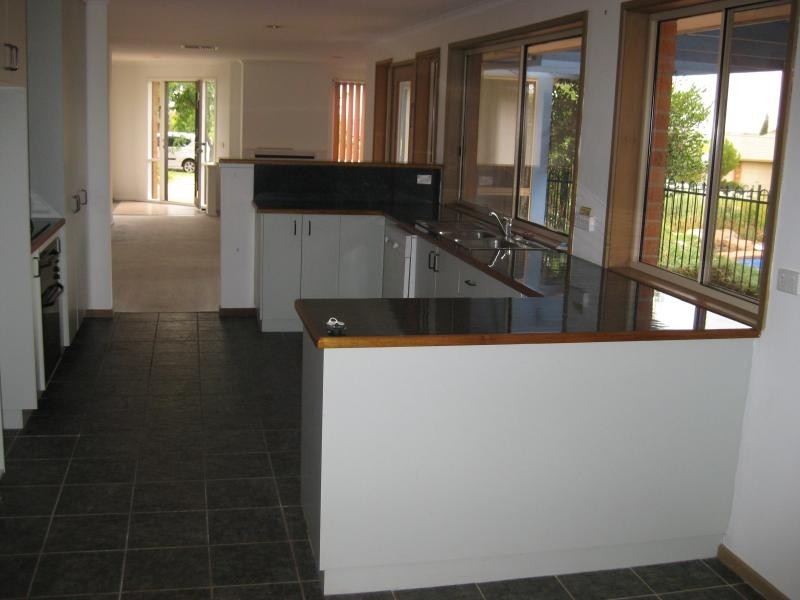 14 Spokes Street, Wagga Wagga NSW 2650