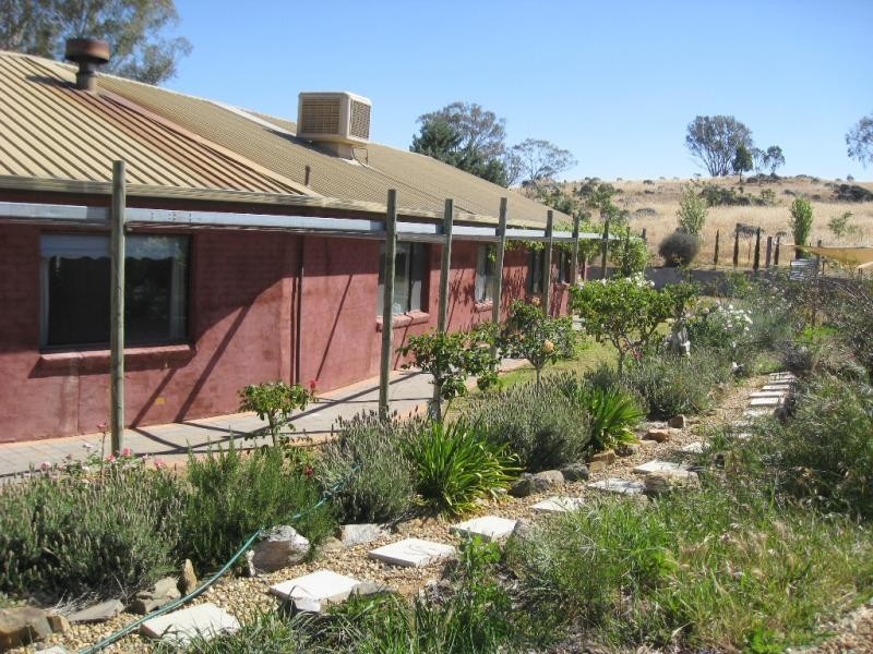 4 Kingsford Smith Road, Boorooma NSW 2650