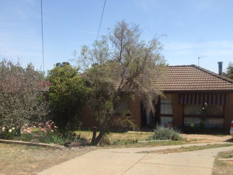 105 Ashmont Avenue, Wagga Wagga NSW 2650