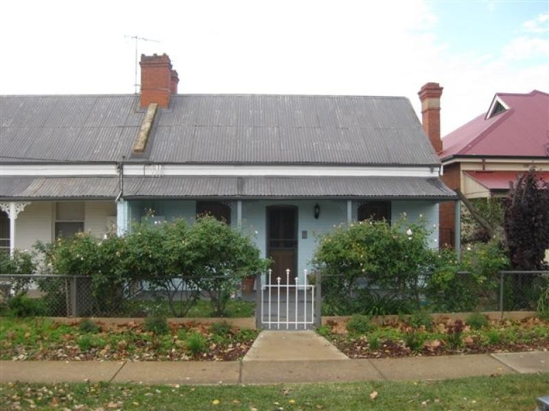 33 Fox Street, Wagga Wagga NSW 2650
