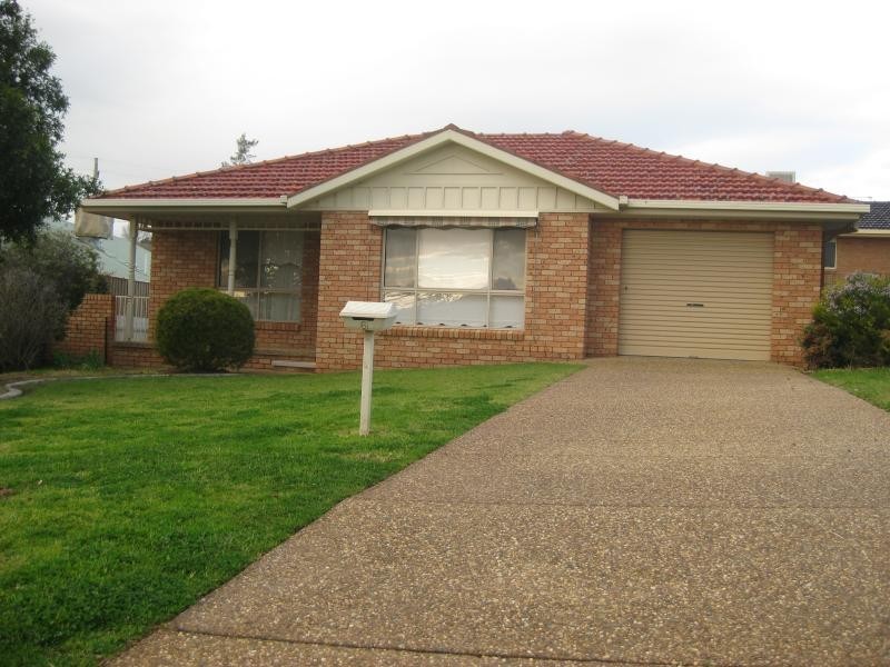 6 Tubbo Place, Wagga Wagga NSW 2650