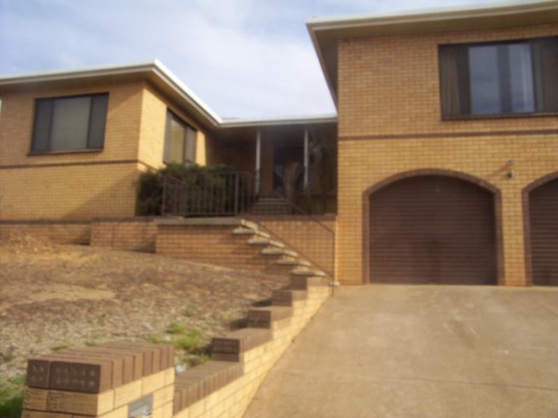 80 Amaroo Street, Kooringal NSW 2650