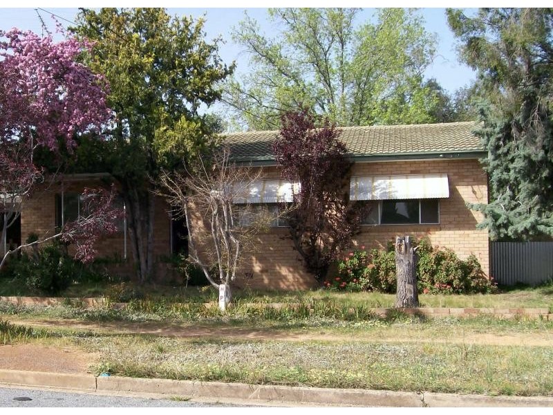 2 Mark Avenue, Tolland NSW 2650