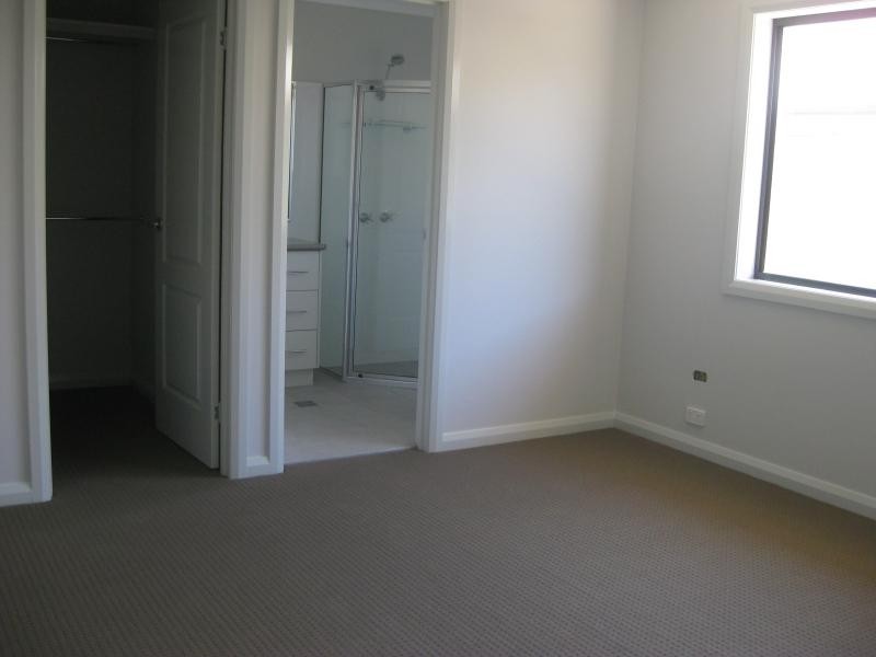 25 Melaleuca Drive, Forest Hill NSW 2651