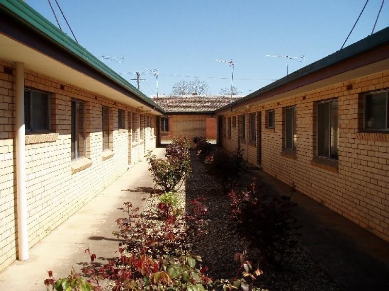 Unit 1/74 BEST STREET, Wagga Wagga NSW 2650