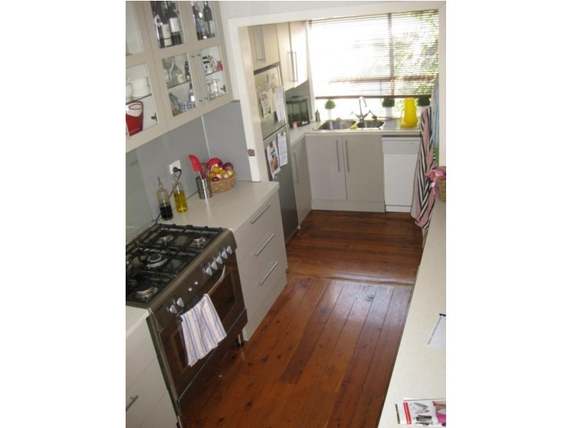 302 Lake Albert Road, Kooringal NSW 2650