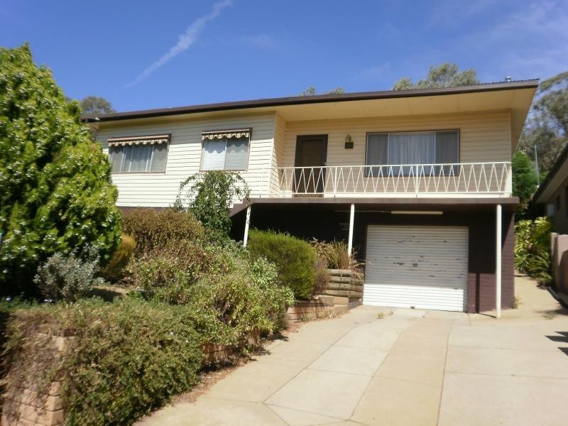 26 Warrawong Street, Kooringal NSW 2650