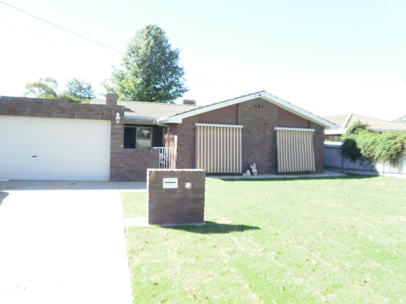 83 Vincent Road, Lake Albert NSW 2650