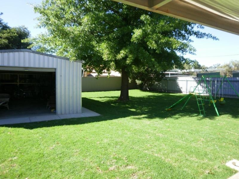 83 Vincent Road, Lake Albert NSW 2650