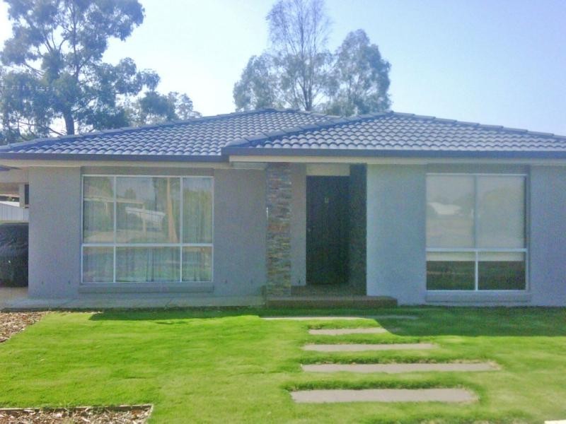 11 Wiradjuri Crescent, Wagga Wagga NSW 2650