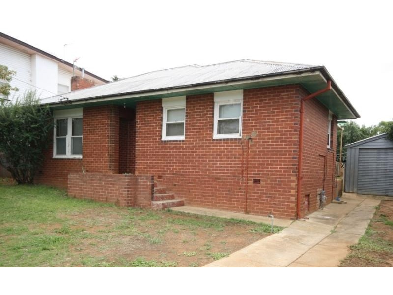93 Fernleigh Road, Turvey Park NSW 2650