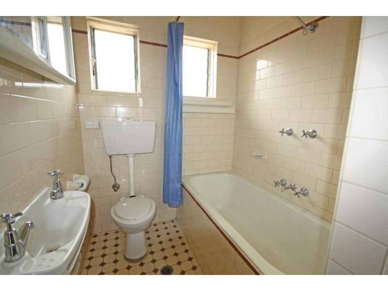 93 Fernleigh Road, Turvey Park NSW 2650