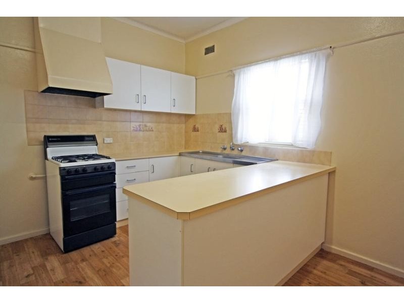 93 Fernleigh Road, Turvey Park NSW 2650