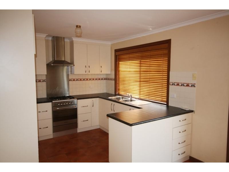 Unit 8/9 Travers Street, Wagga Wagga NSW 2650