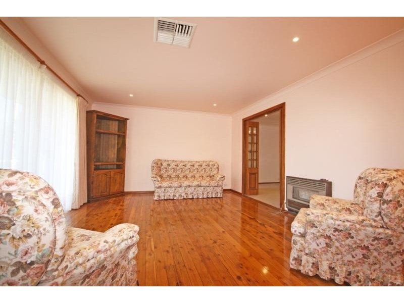 2 Andrews Ave, Wagga Wagga NSW 2650