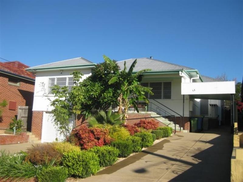 12 Hodson Avenue, Turvey Park NSW 2650