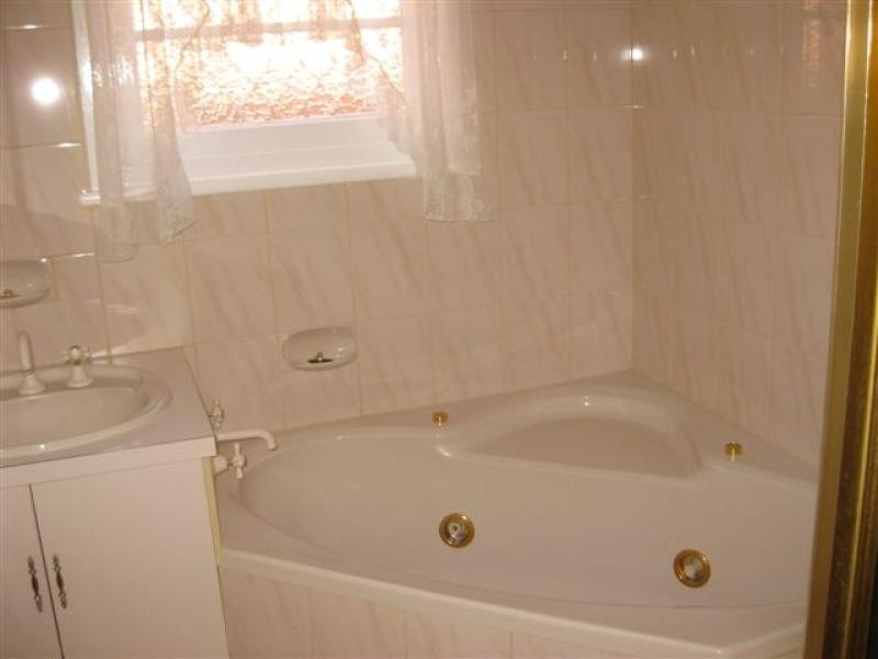 12 Hodson Avenue, Turvey Park NSW 2650