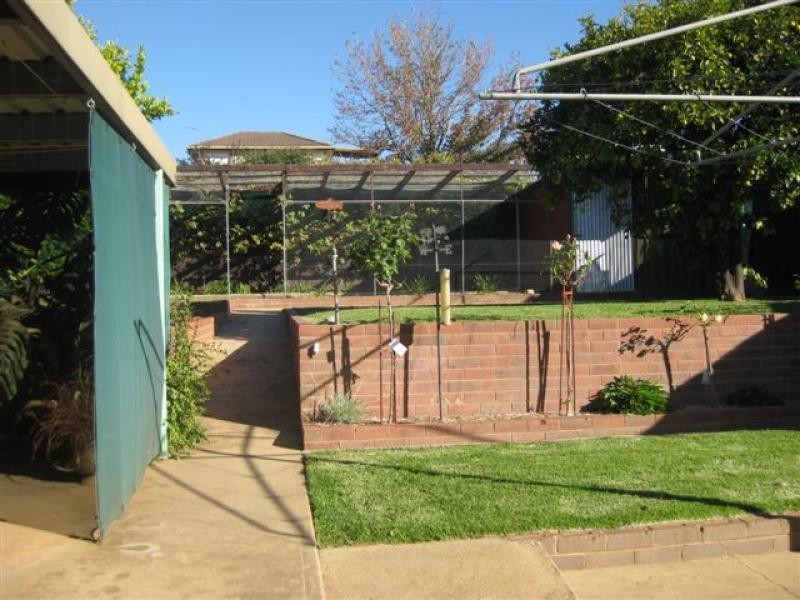12 Hodson Avenue, Turvey Park NSW 2650