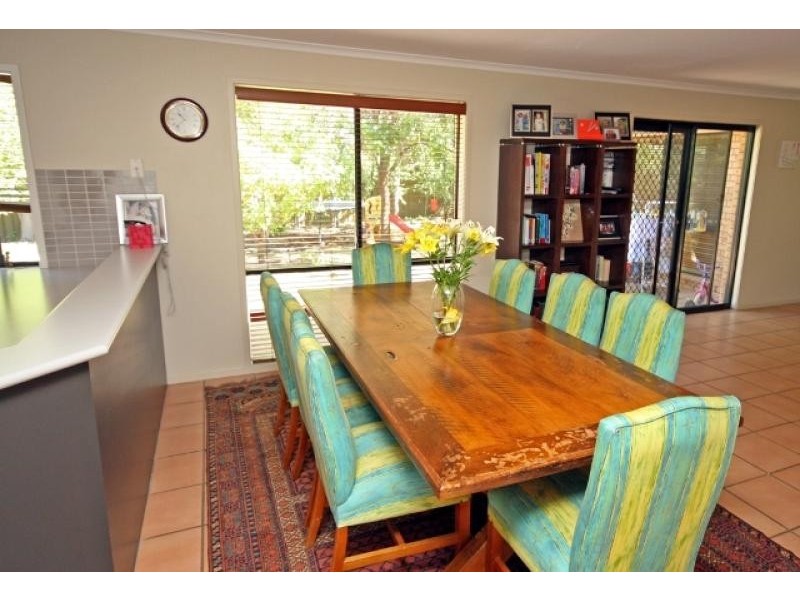 26 Lakehaven Drive, Lake Albert NSW 2650