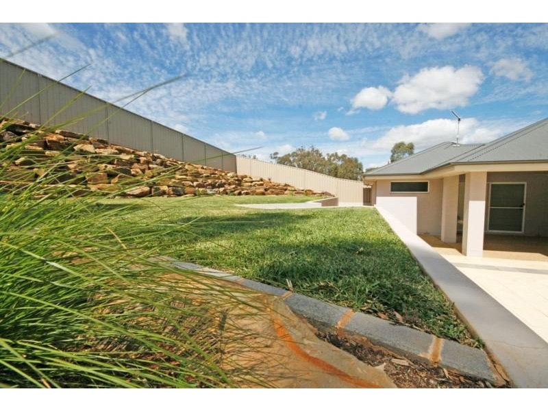 35 Kansas Drive, Tolland NSW 2650