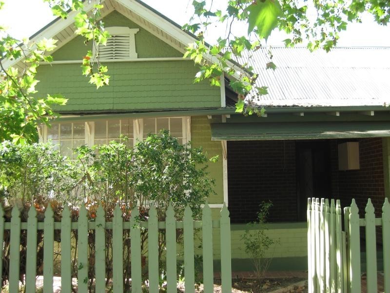 98 Kincaid Street, Wagga Wagga NSW 2650