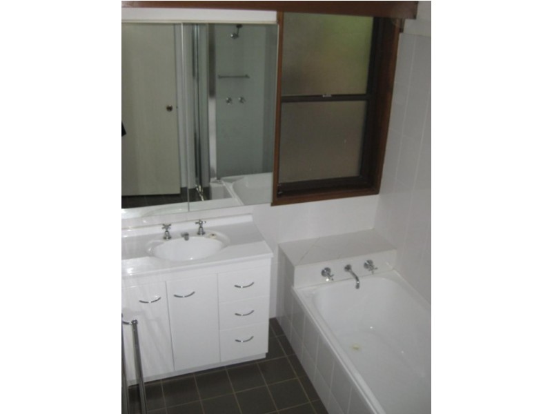 55 Undurra Drive, Glenfield Park NSW 2650