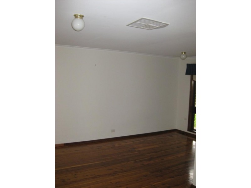 55 Undurra Drive, Glenfield Park NSW 2650