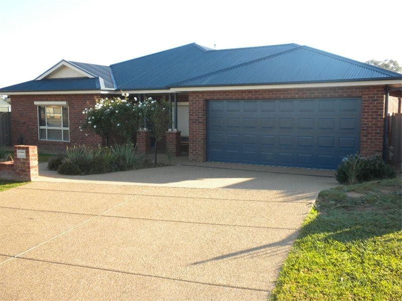 51 Jack Avenue, Mount Austin NSW 2650