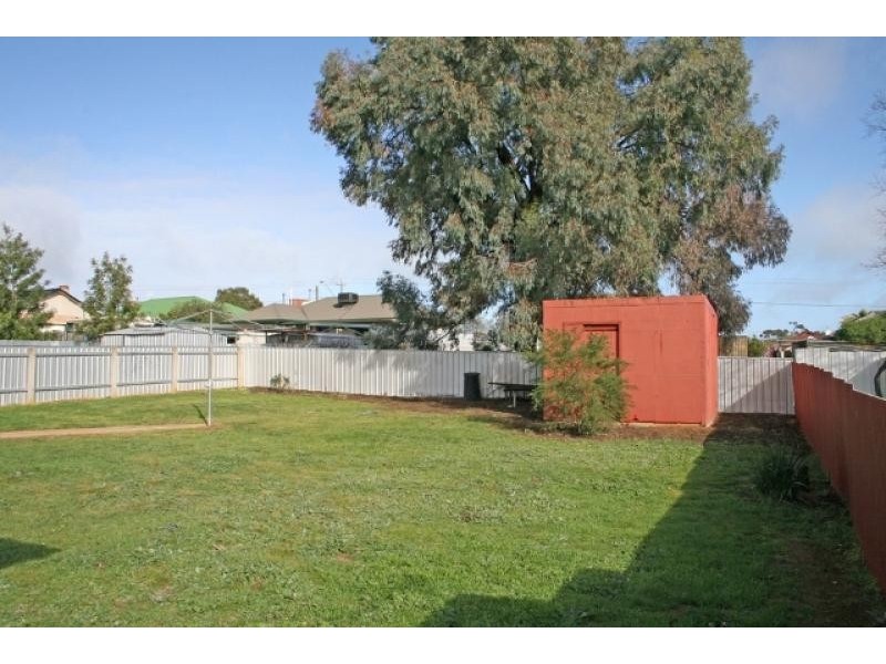 10 Bluett Crescent, Turvey Park NSW 2650