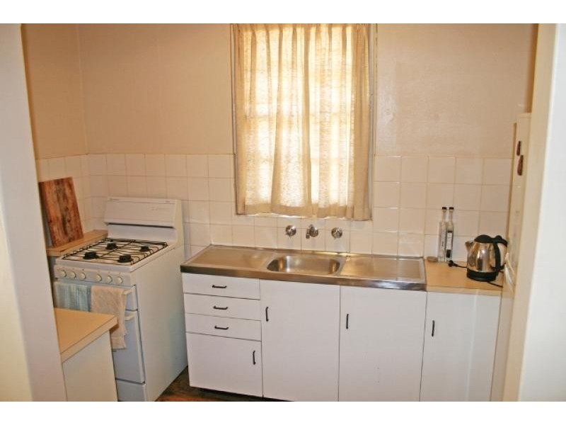 10 Bluett Crescent, Turvey Park NSW 2650