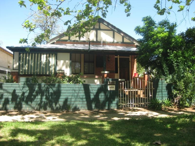 190 Gurwood Street, Wagga Wagga NSW 2650