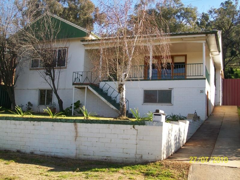 30 Warrawong Street, Kooringal NSW 2650
