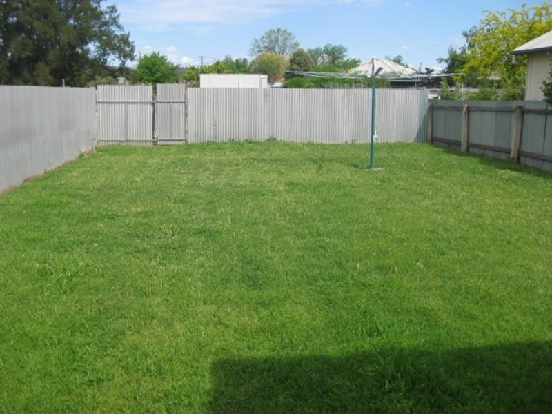 232 Gurwood Street, Wagga Wagga NSW 2650