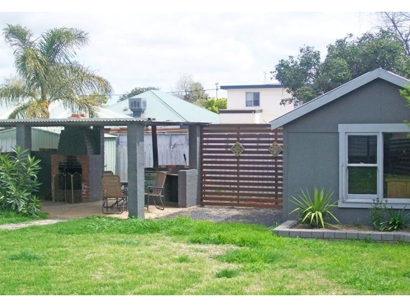 44 Heath Street, Turvey Park NSW 2650