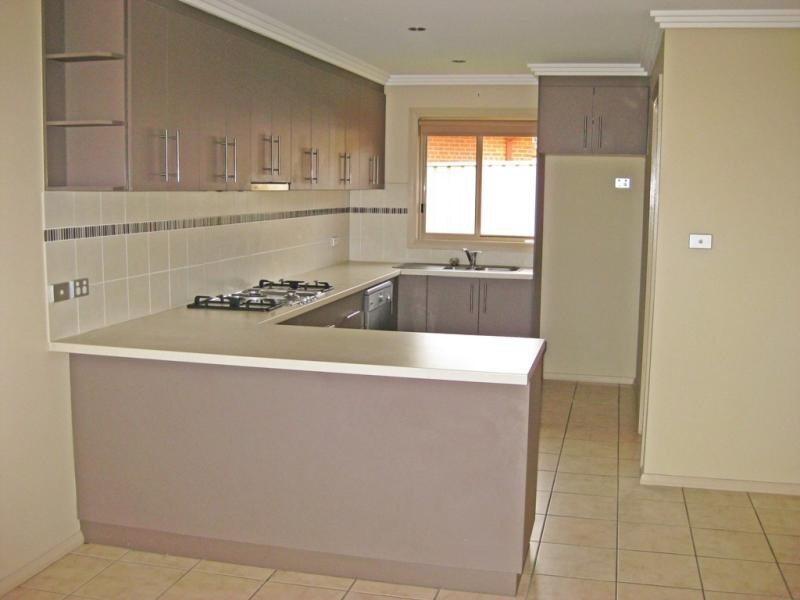 Unit 1/92 Barton Street, Lloyd NSW 2650