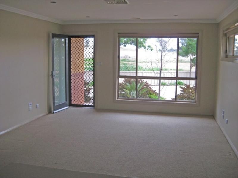 Unit 1/92 Barton Street, Lloyd NSW 2650