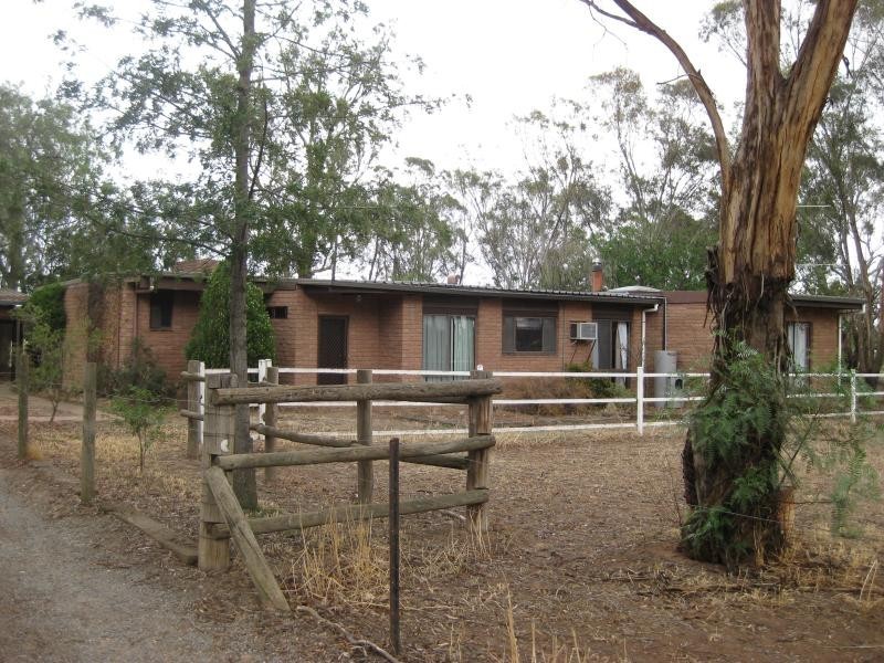 6 Yerong Street, The Rock NSW 2655