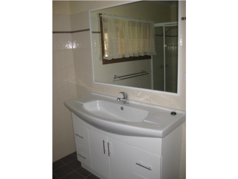 80 Amaroo Street, Kooringal NSW 2650