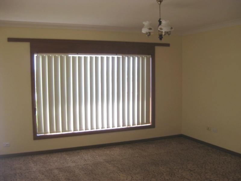 80 Amaroo Street, Kooringal NSW 2650