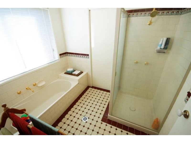 9 Harrier Place, Estella NSW 2650