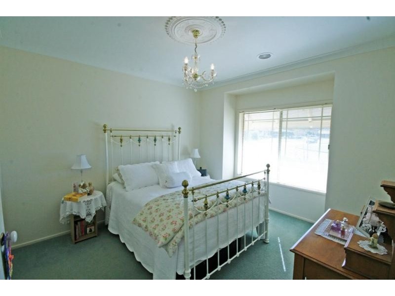 9 Harrier Place, Estella NSW 2650