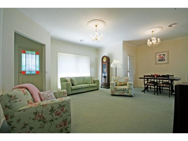 9 Harrier Place, Estella NSW 2650