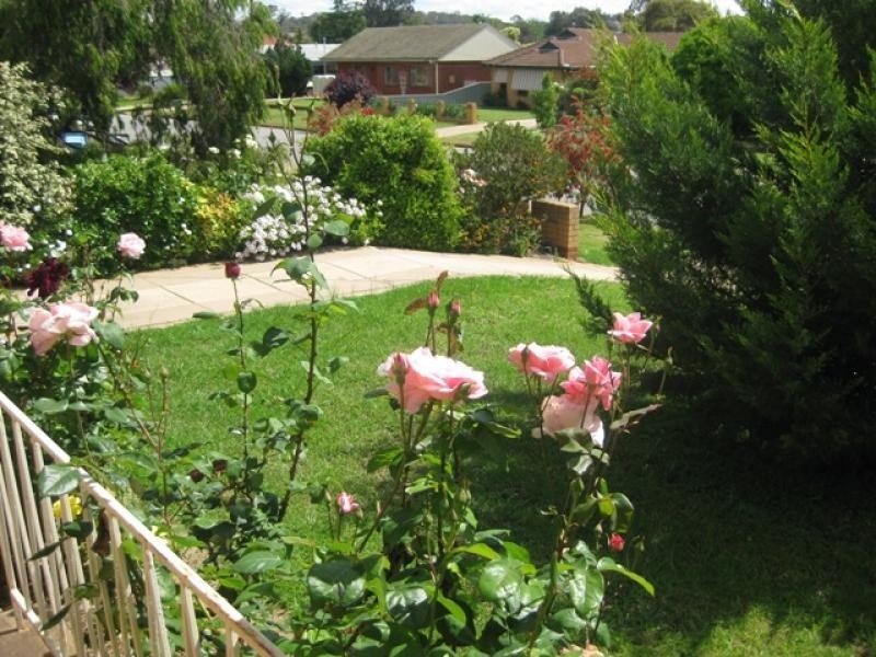 9 Nixon Crescent, Wagga Wagga NSW 2650