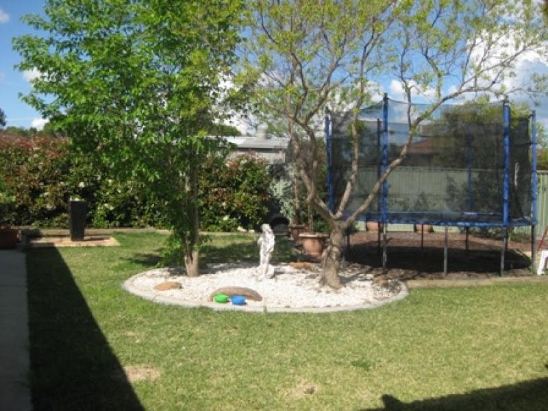 5 Grace Avenue, Lake Albert NSW 2650