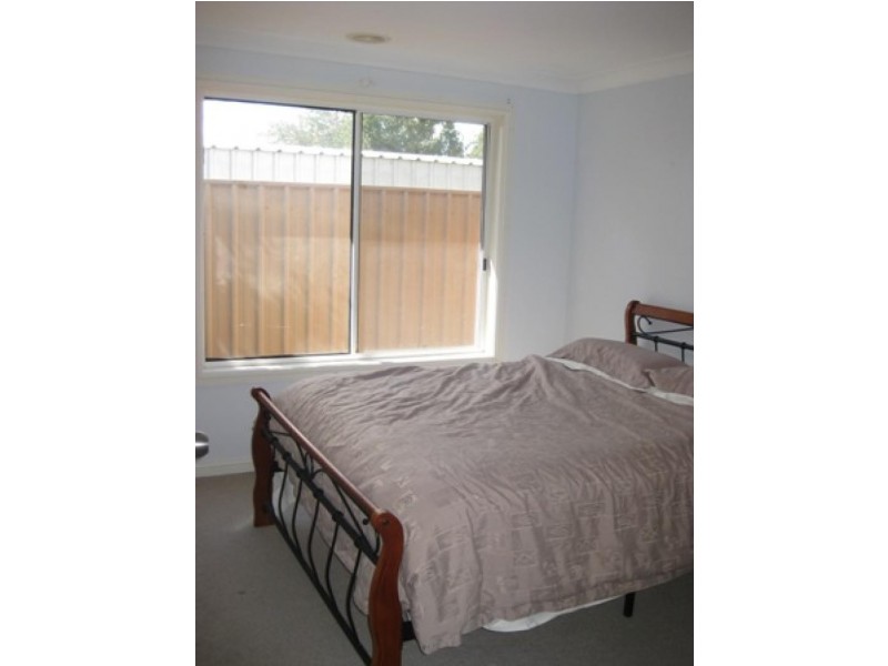 5 Grace Avenue, Lake Albert NSW 2650